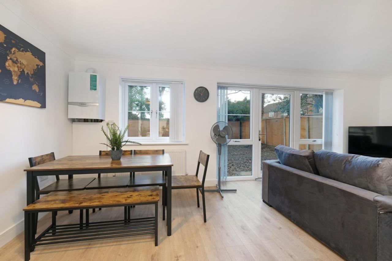 Pinewood Studios, Iver Slough Heathrow 1 & 2 Bedroom Apartments With Parking By Arista Living 외부 사진