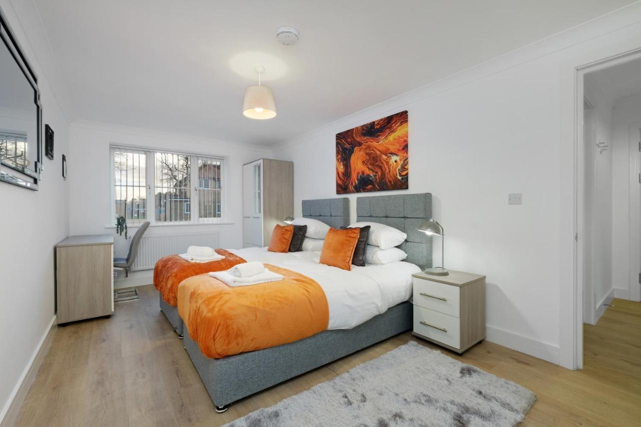 Pinewood Studios, Iver Slough Heathrow 1 & 2 Bedroom Apartments With Parking By Arista Living 외부 사진