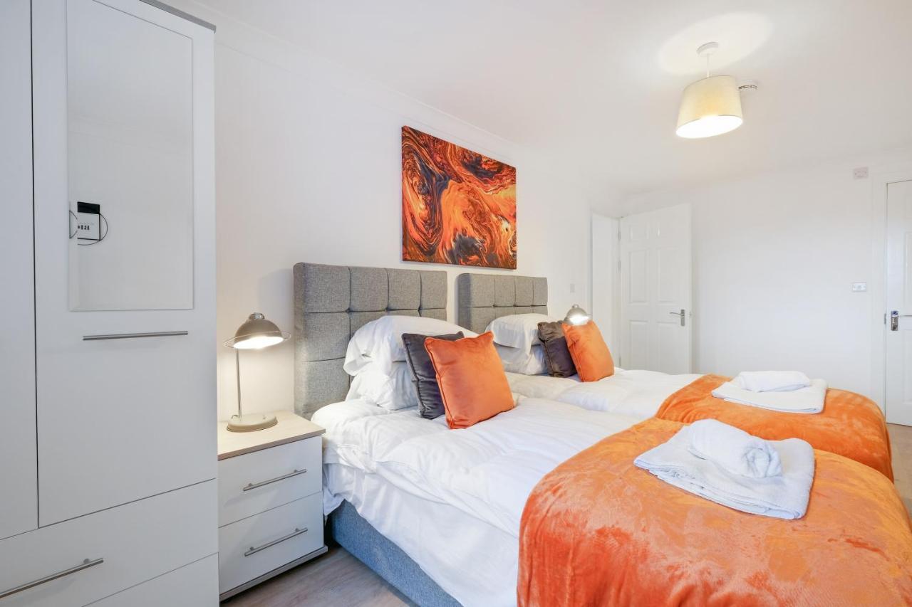 Pinewood Studios, Iver Slough Heathrow 1 & 2 Bedroom Apartments With Parking By Arista Living 외부 사진