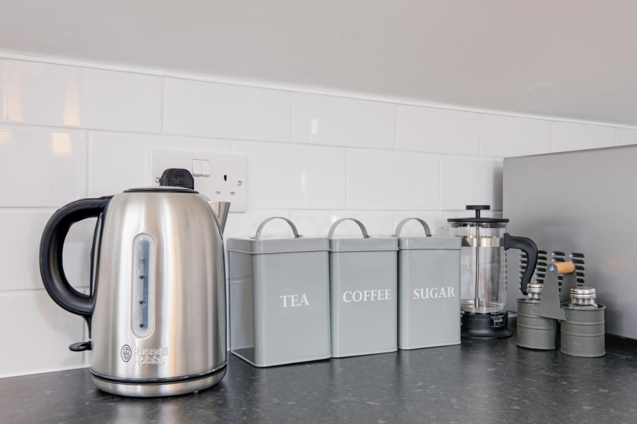Pinewood Studios, Iver Slough Heathrow 1 & 2 Bedroom Apartments With Parking By Arista Living 외부 사진