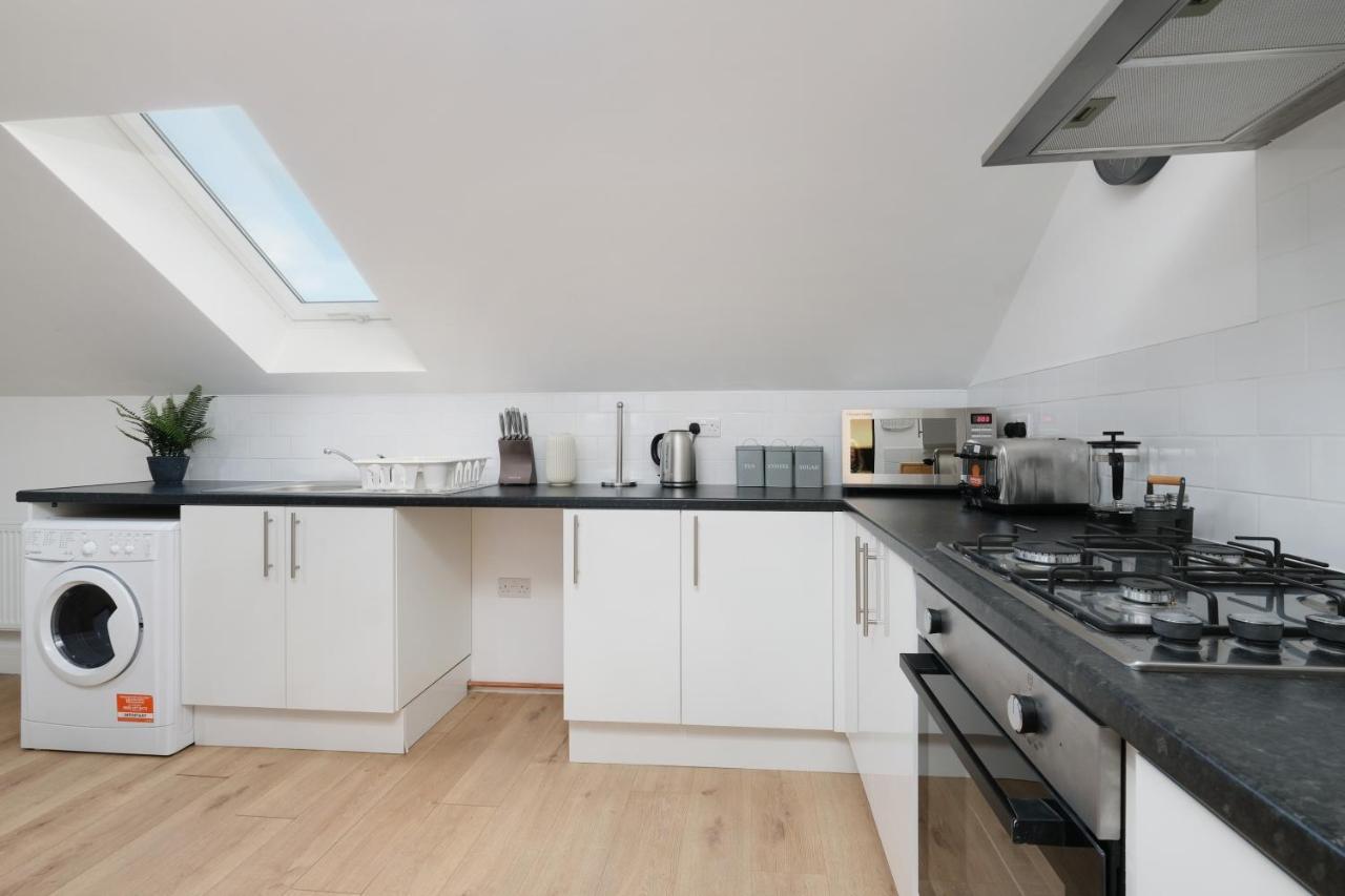 Pinewood Studios, Iver Slough Heathrow 1 & 2 Bedroom Apartments With Parking By Arista Living 외부 사진