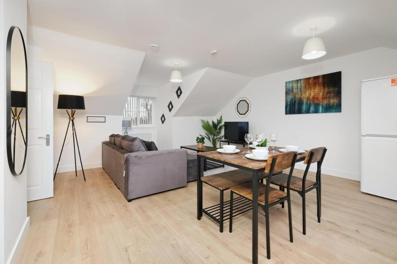 Pinewood Studios, Iver Slough Heathrow 1 & 2 Bedroom Apartments With Parking By Arista Living 외부 사진