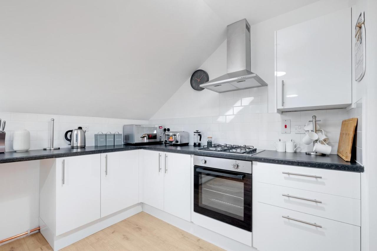 Pinewood Studios, Iver Slough Heathrow 1 & 2 Bedroom Apartments With Parking By Arista Living 외부 사진