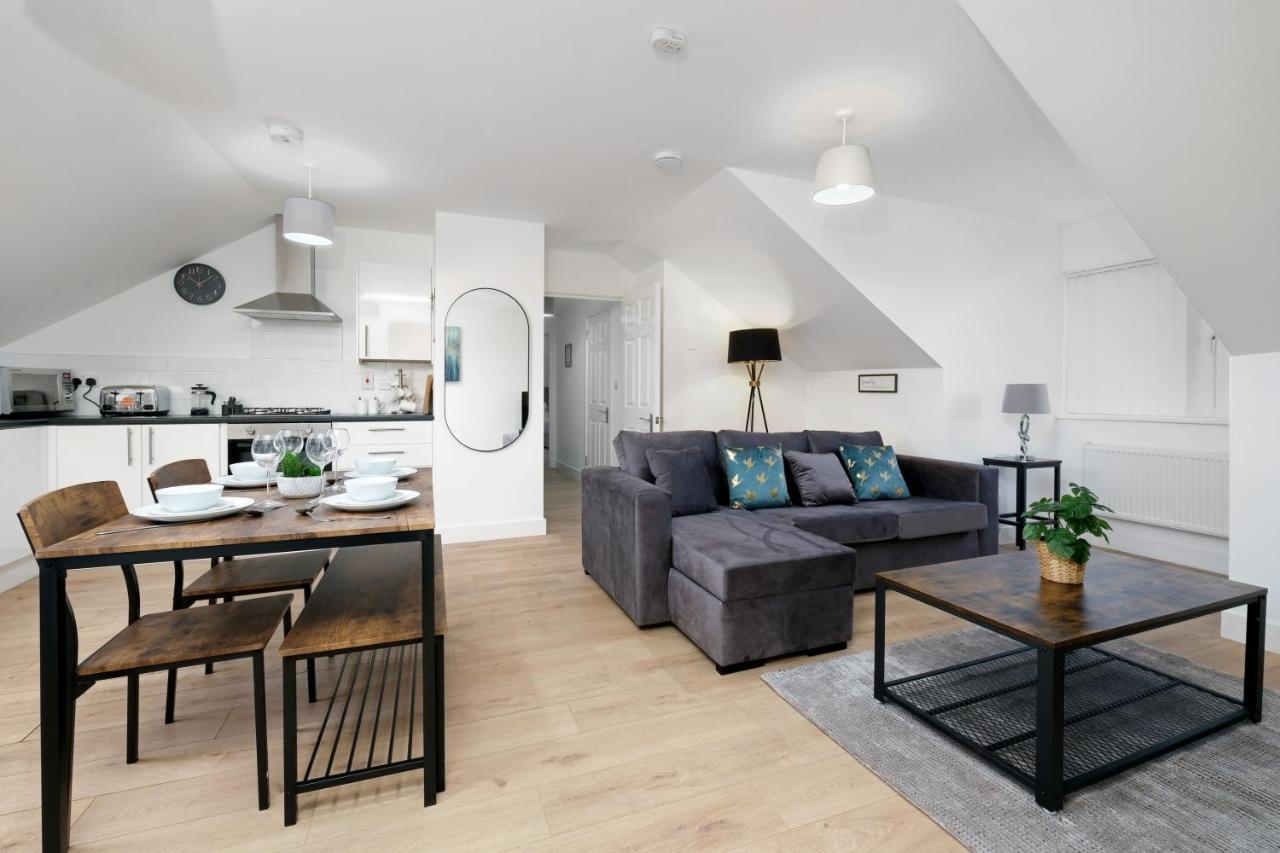 Pinewood Studios, Iver Slough Heathrow 1 & 2 Bedroom Apartments With Parking By Arista Living 외부 사진