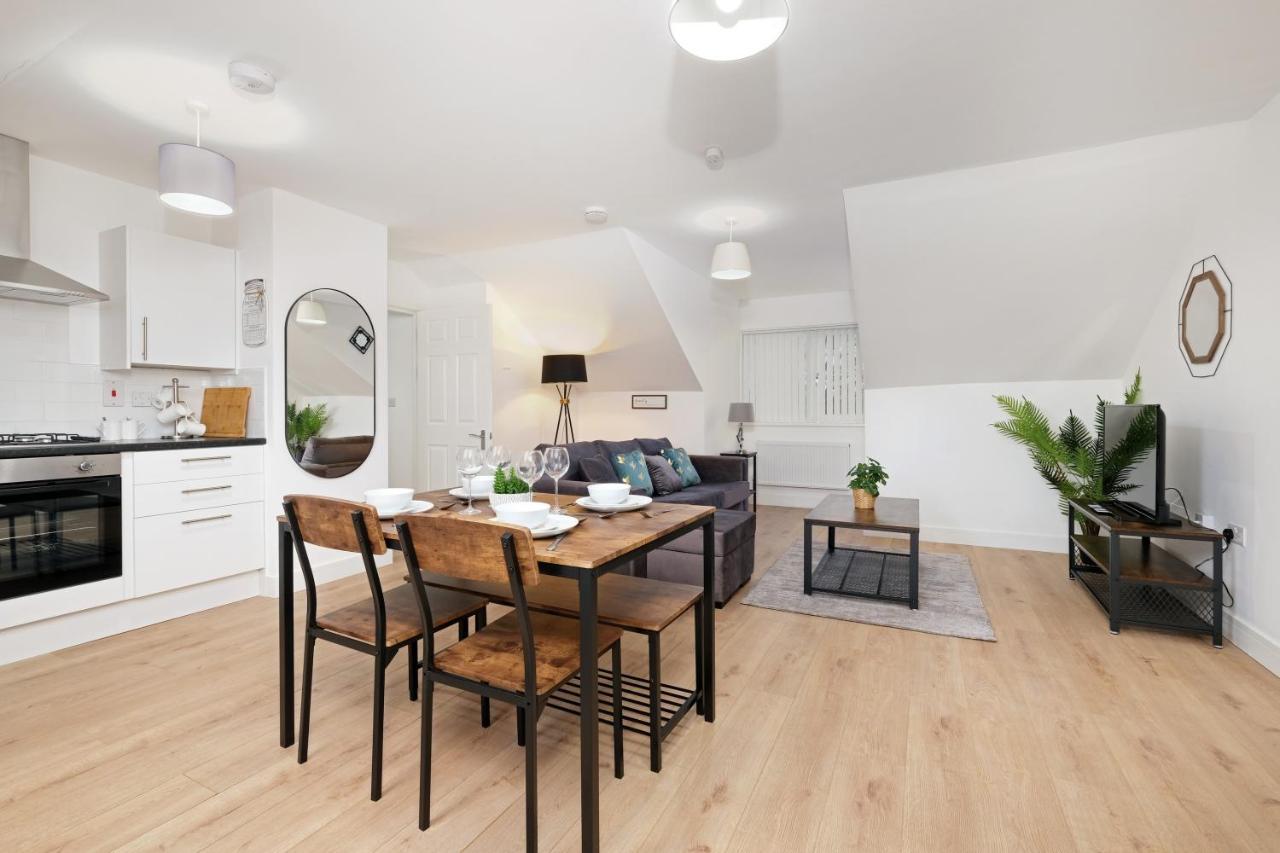 Pinewood Studios, Iver Slough Heathrow 1 & 2 Bedroom Apartments With Parking By Arista Living 외부 사진