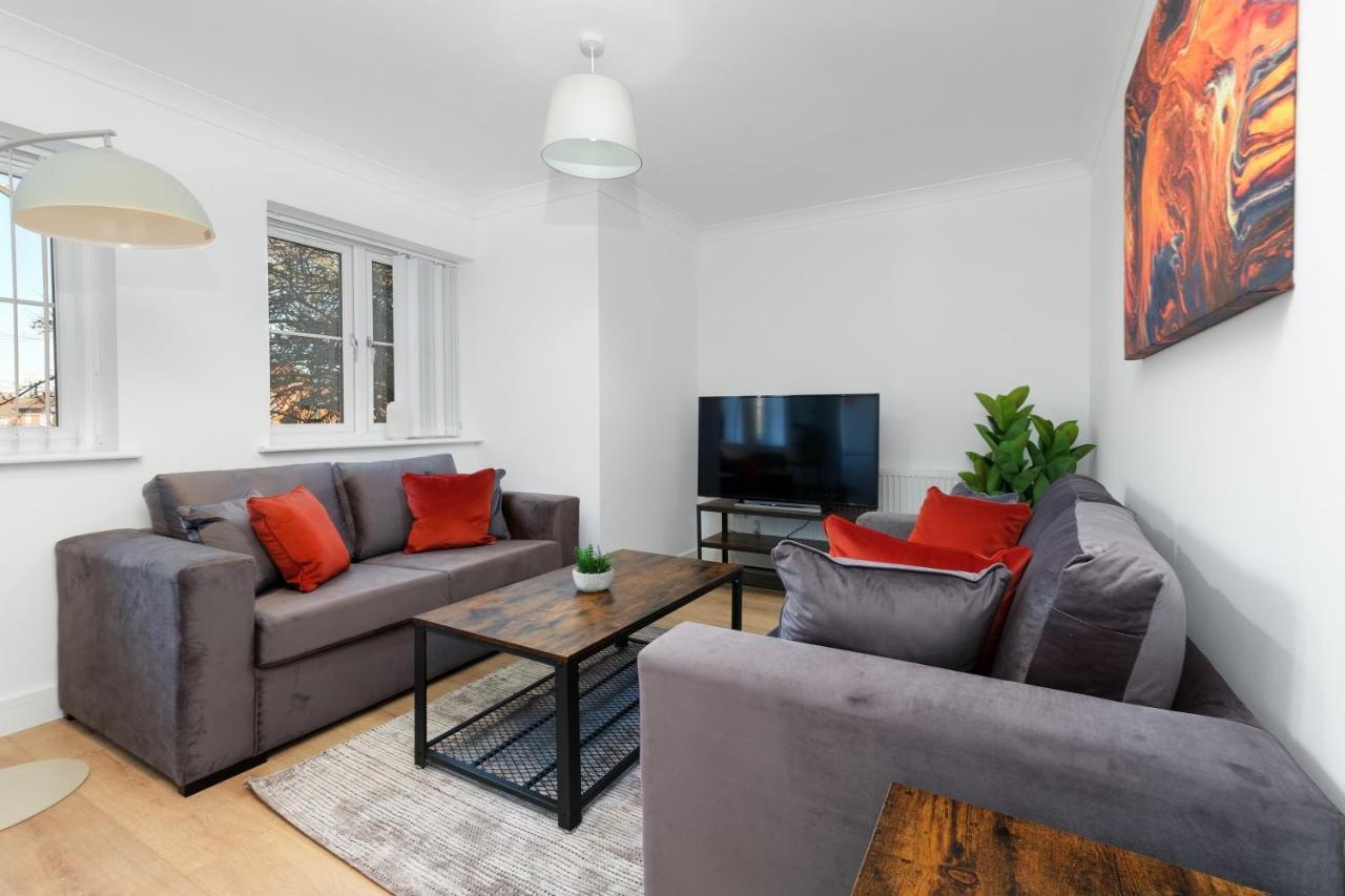 Pinewood Studios, Iver Slough Heathrow 1 & 2 Bedroom Apartments With Parking By Arista Living 외부 사진