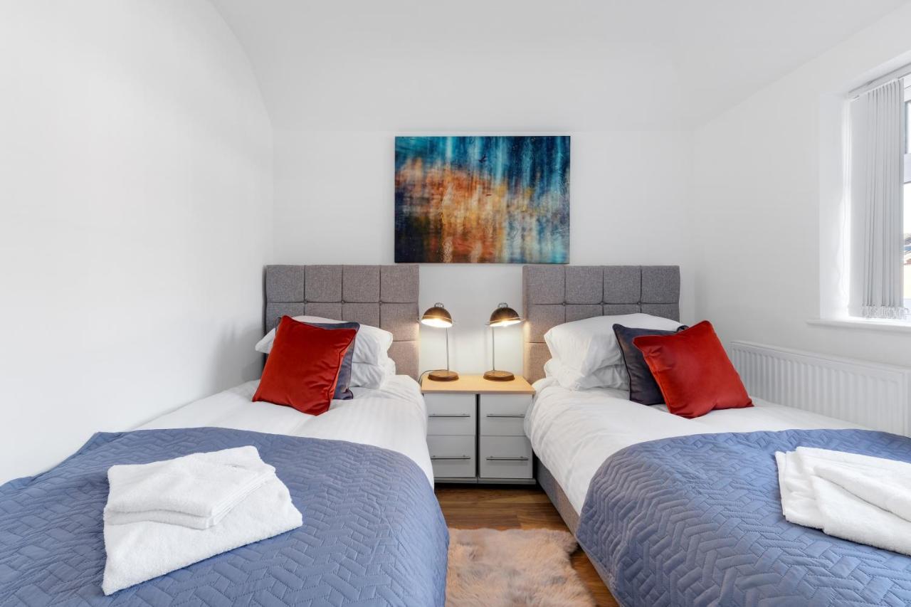 Pinewood Studios, Iver Slough Heathrow 1 & 2 Bedroom Apartments With Parking By Arista Living 외부 사진