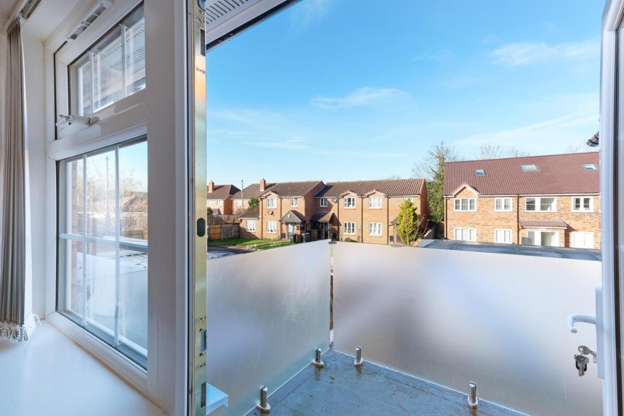 Pinewood Studios, Iver Slough Heathrow 1 & 2 Bedroom Apartments With Parking By Arista Living 외부 사진