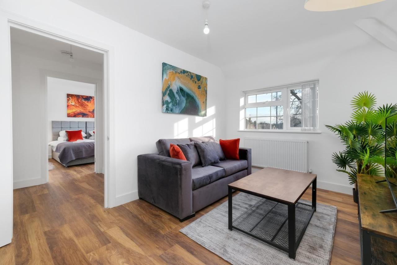 Pinewood Studios, Iver Slough Heathrow 1 & 2 Bedroom Apartments With Parking By Arista Living 외부 사진