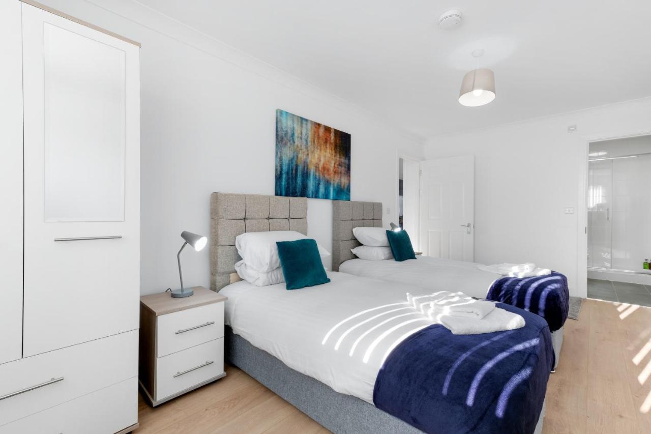 Pinewood Studios, Iver Slough Heathrow 1 & 2 Bedroom Apartments With Parking By Arista Living 외부 사진