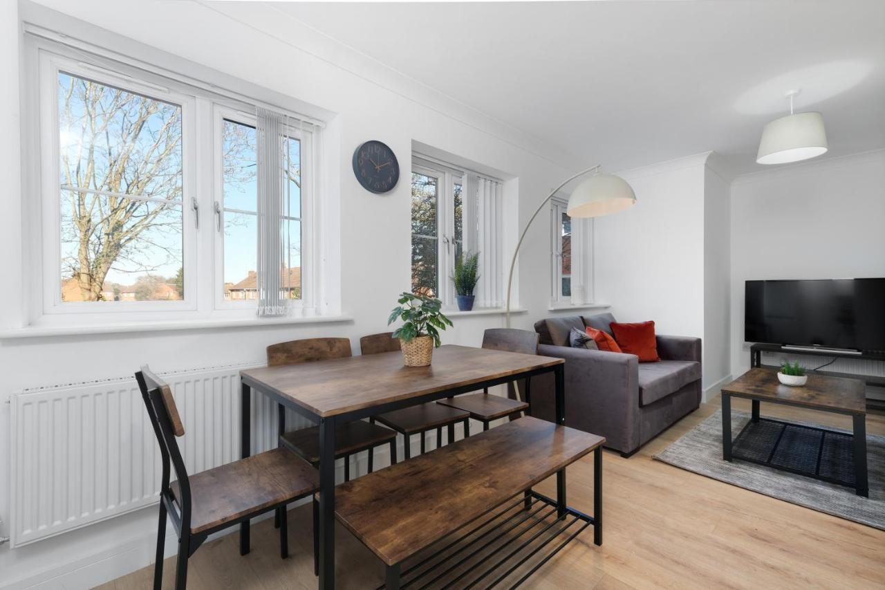 Pinewood Studios, Iver Slough Heathrow 1 & 2 Bedroom Apartments With Parking By Arista Living 외부 사진