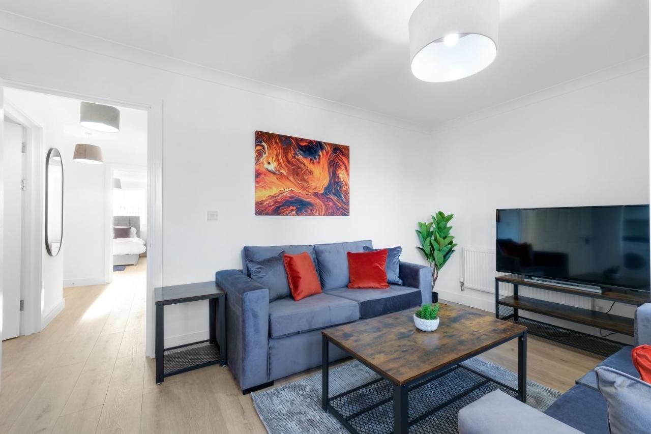 Pinewood Studios, Iver Slough Heathrow 1 & 2 Bedroom Apartments With Parking By Arista Living 외부 사진