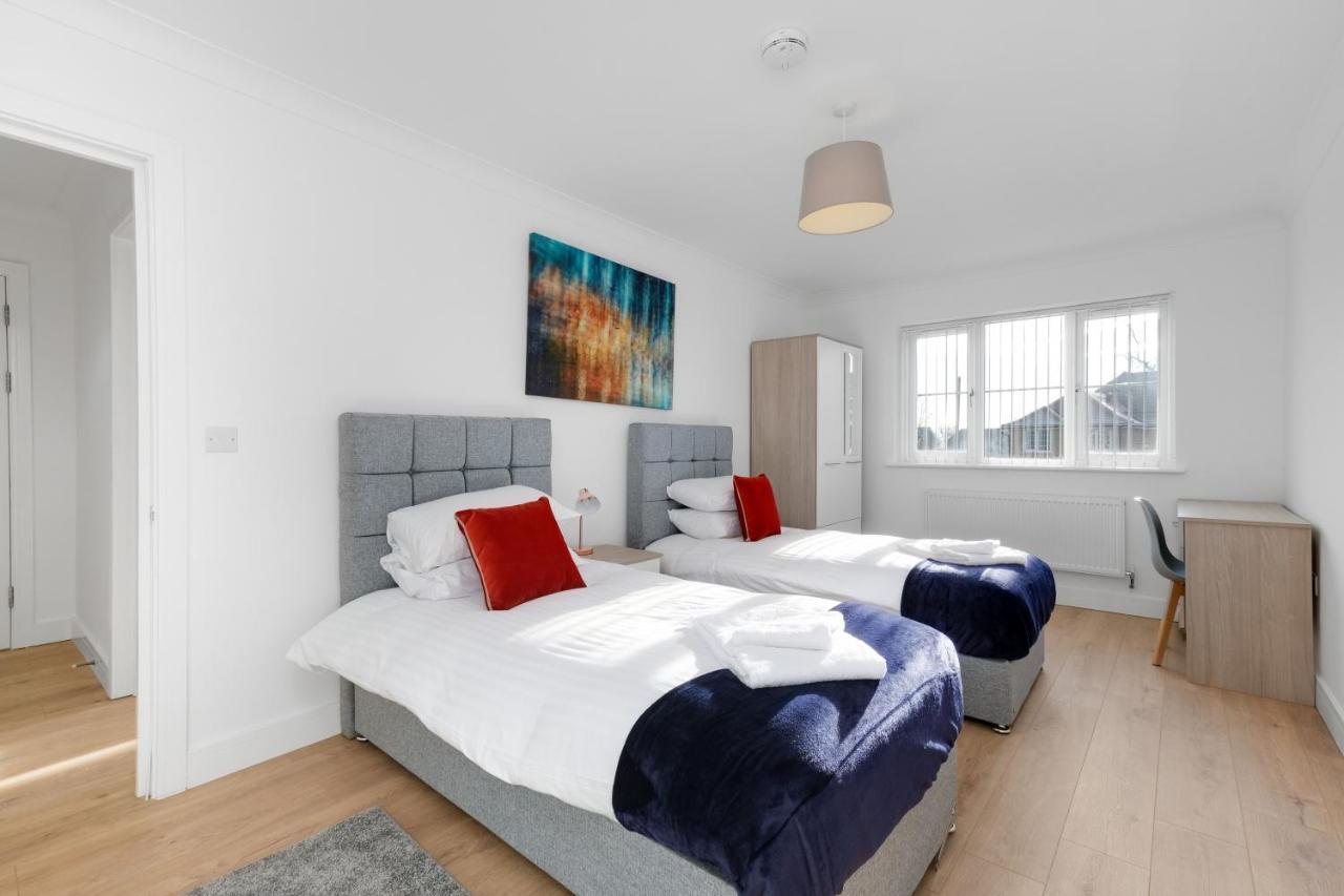Pinewood Studios, Iver Slough Heathrow 1 & 2 Bedroom Apartments With Parking By Arista Living 외부 사진