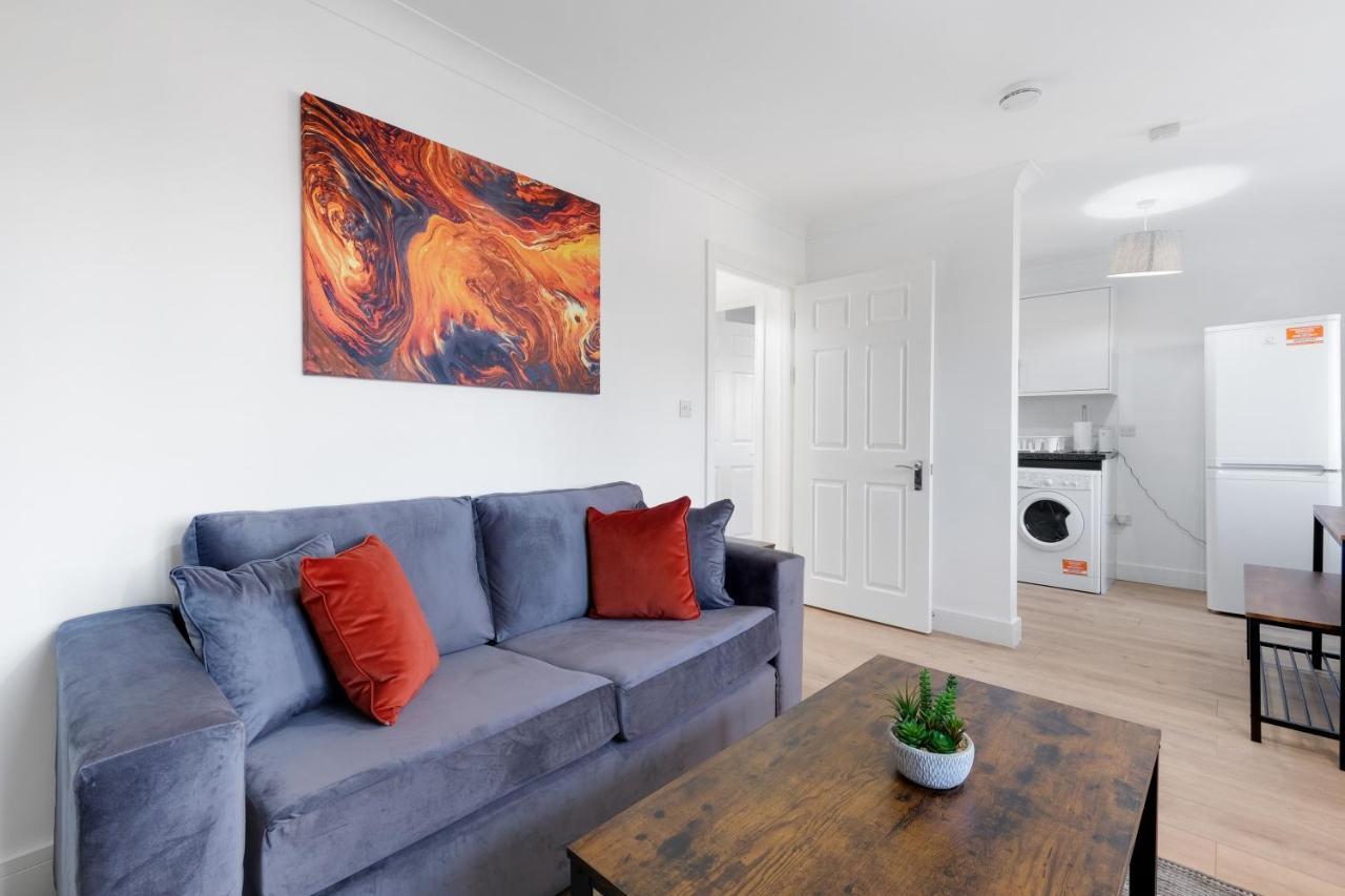 Pinewood Studios, Iver Slough Heathrow 1 & 2 Bedroom Apartments With Parking By Arista Living 외부 사진
