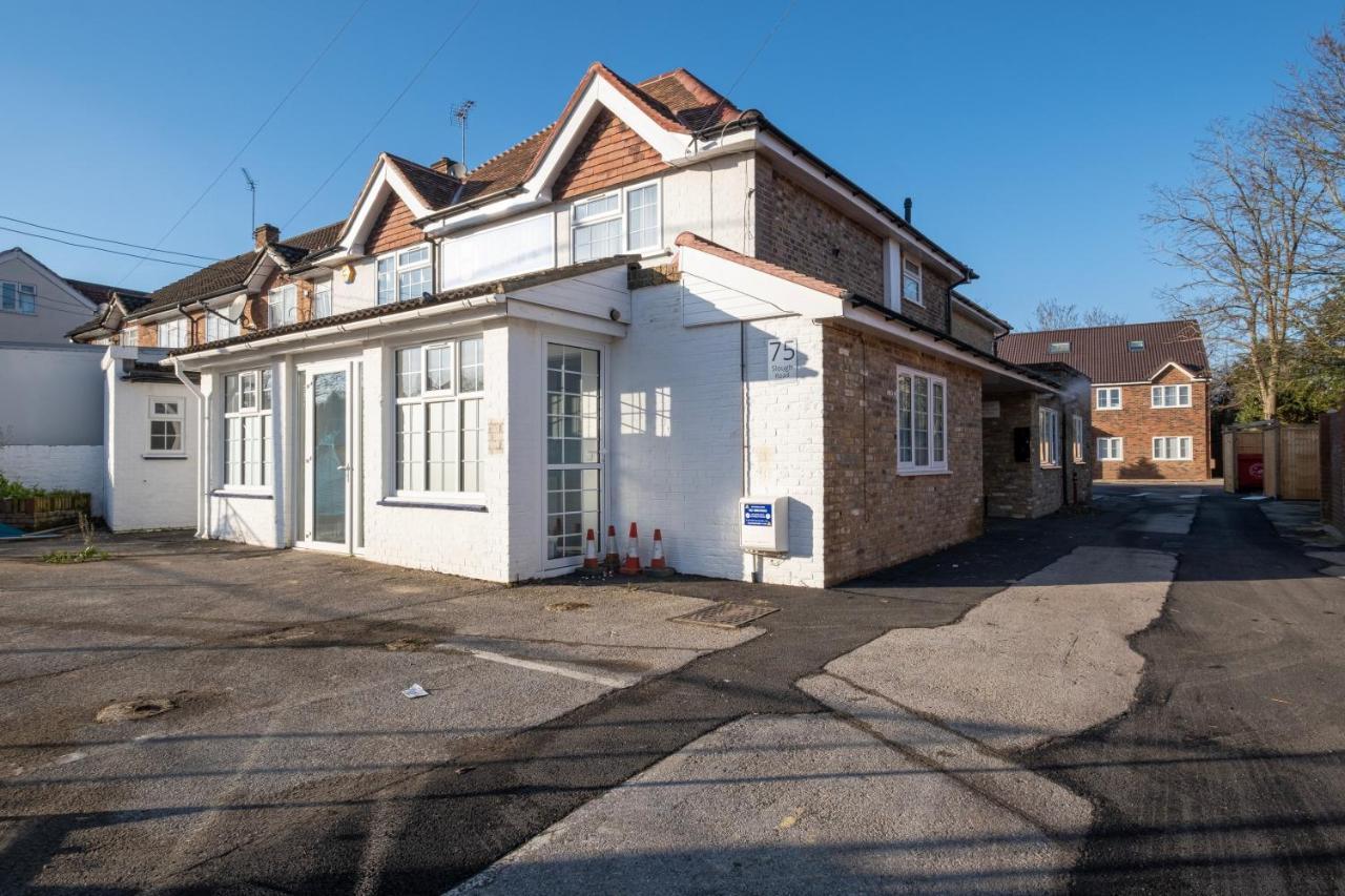 Pinewood Studios, Iver Slough Heathrow 1 & 2 Bedroom Apartments With Parking By Arista Living 외부 사진